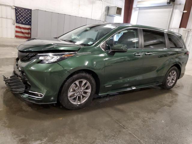  Salvage Toyota Sienna
