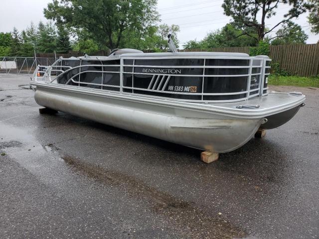  Salvage Bennington Marine Pontoon