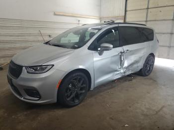  Salvage Chrysler Pacifica
