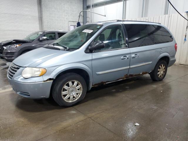  Salvage Chrysler Minivan