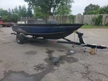  Salvage Alumacraft Boat