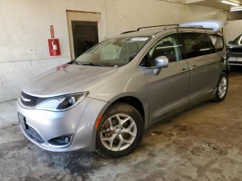  Salvage Chrysler Pacifica