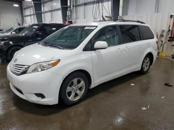  Salvage Toyota Sienna