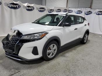  Salvage Nissan Kicks