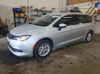  Salvage Chrysler Minivan