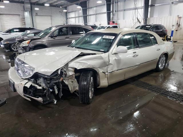 Salvage Lincoln Towncar