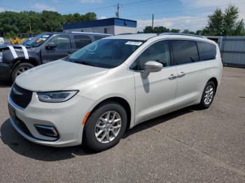  Salvage Chrysler Pacifica