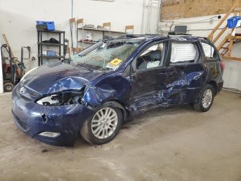  Salvage Toyota Sienna