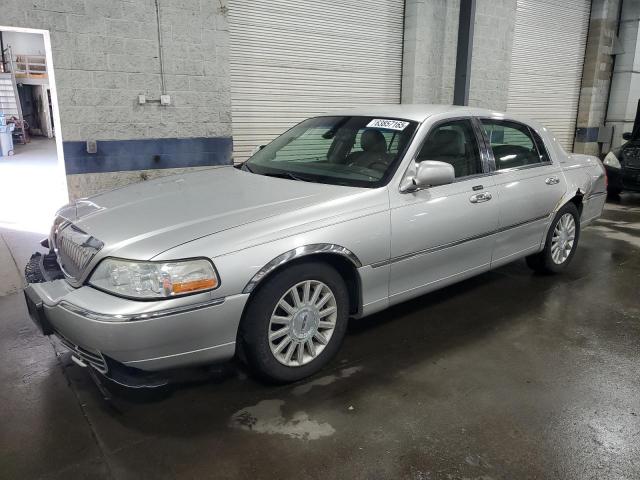  Salvage Lincoln Towncar