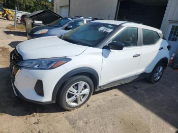  Salvage Nissan Kicks