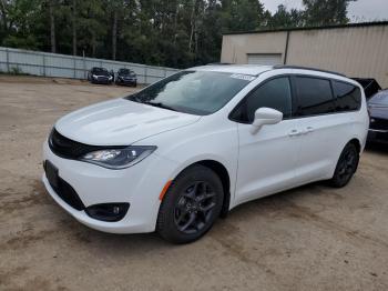  Salvage Chrysler Pacifica