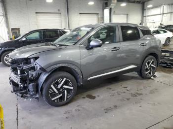  Salvage Nissan Kicks