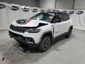  Salvage Jeep Compass