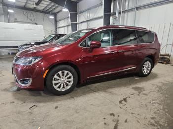  Salvage Chrysler Pacifica