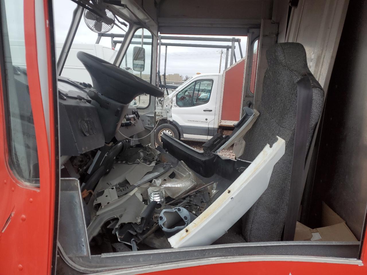 Ford Econoline E350 Super Duty Stripped Chassis Image 9