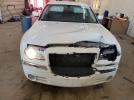 Chrysler 300 Limited Image 4