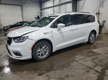  Salvage Chrysler Pacifica