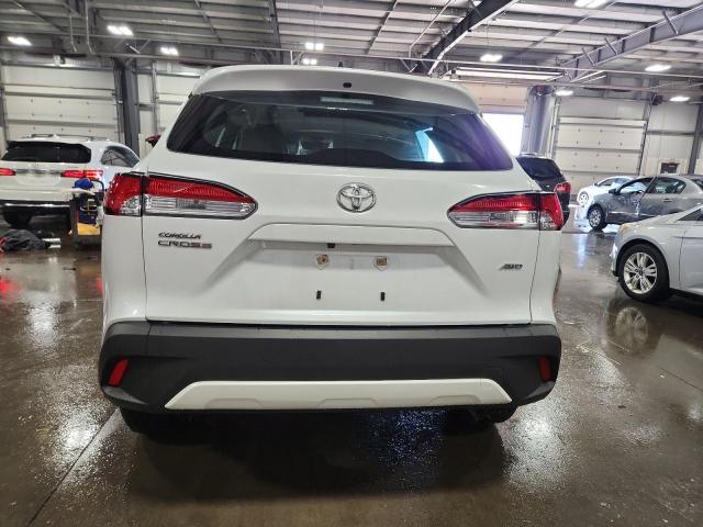 Toyota Corolla L Image 2