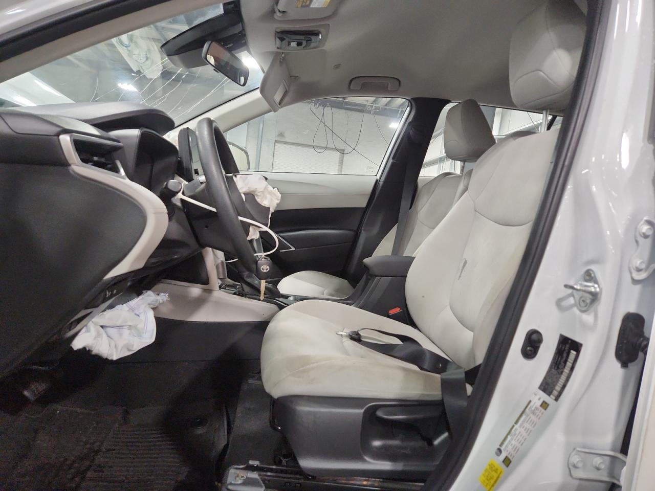 Toyota Corolla L Image 9