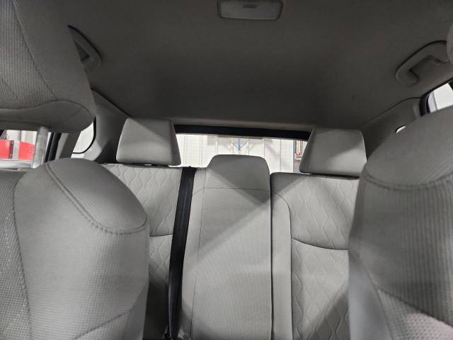 Toyota Corolla L Image 4