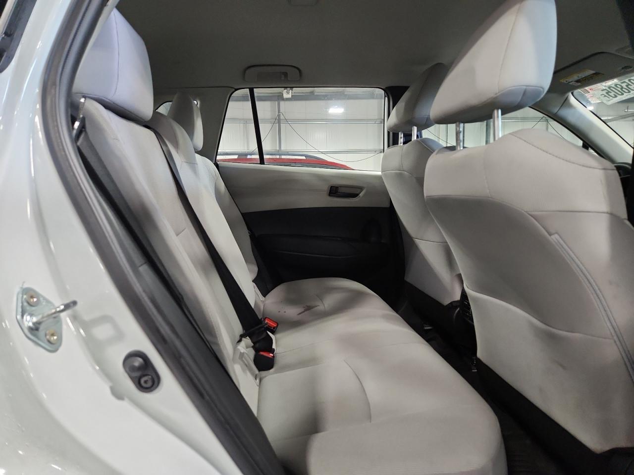 Toyota Corolla L Image 10