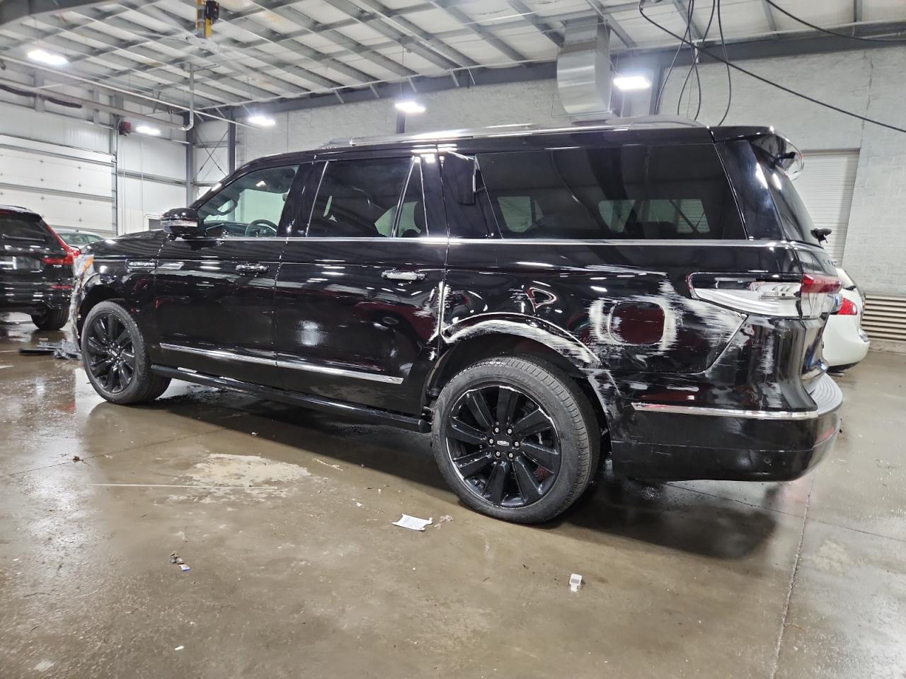 Lincoln Navigator L Reserve Image 2