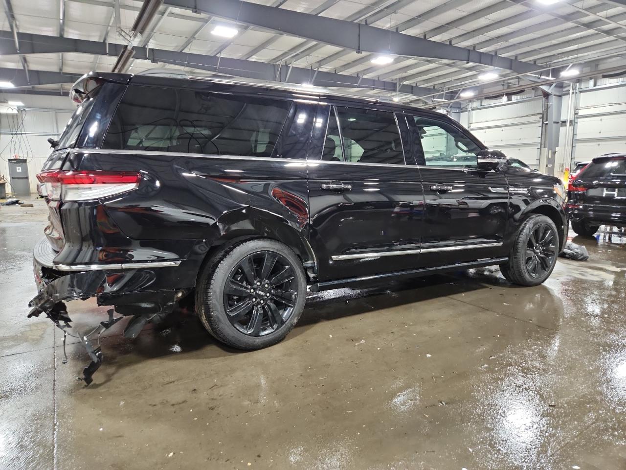 Lincoln Navigator L Reserve Image 8