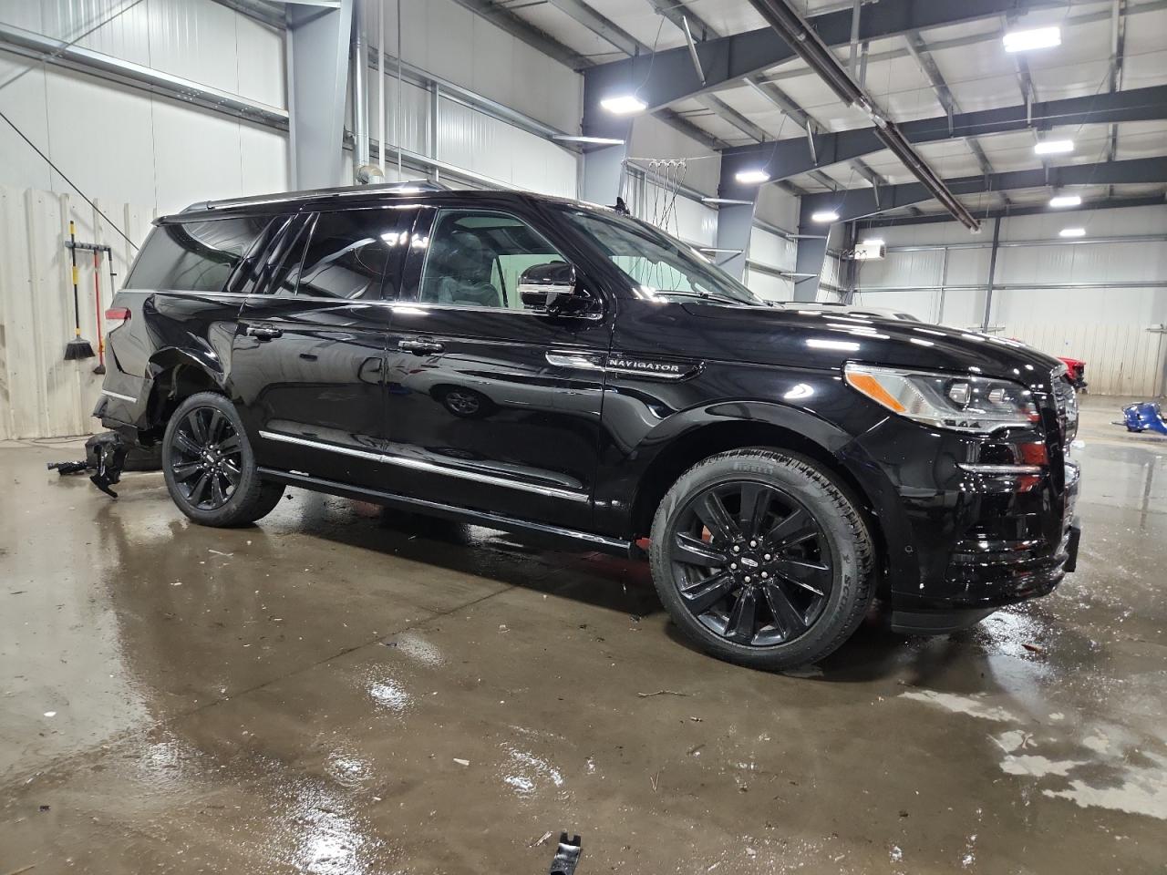 Lincoln Navigator L Reserve Image 4