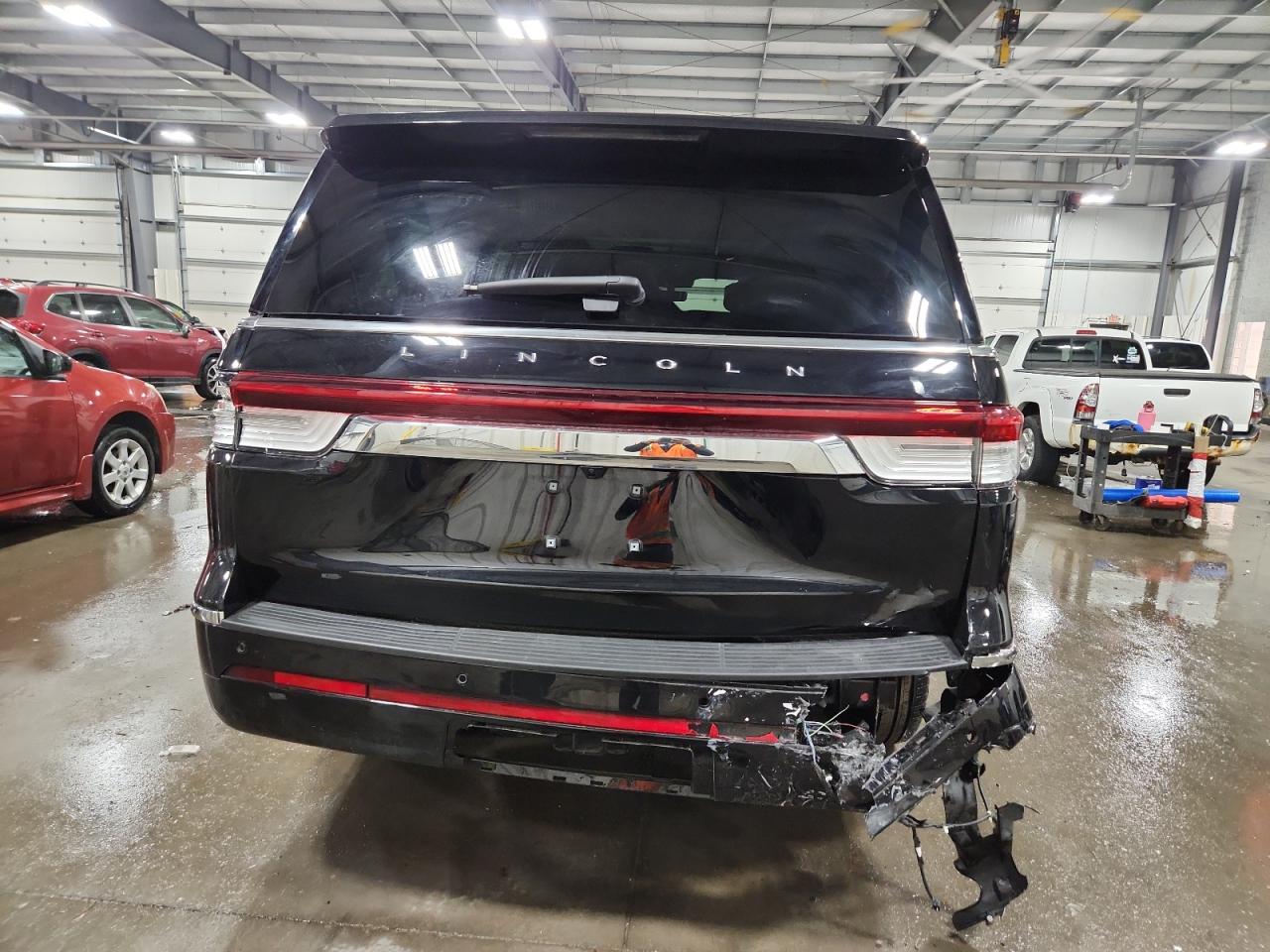 Lincoln Navigator L Reserve Image 9
