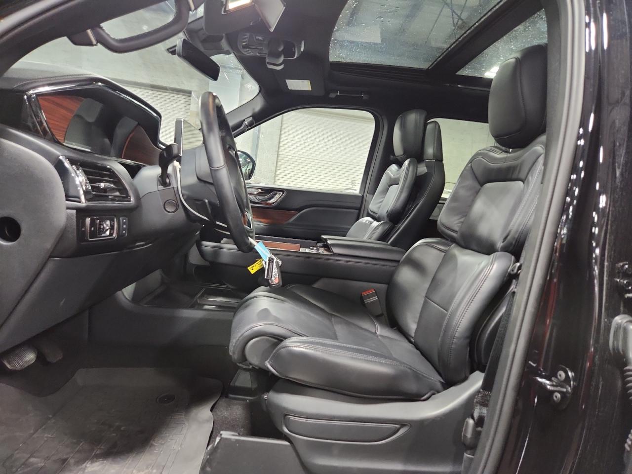 Lincoln Navigator L Reserve Image 3