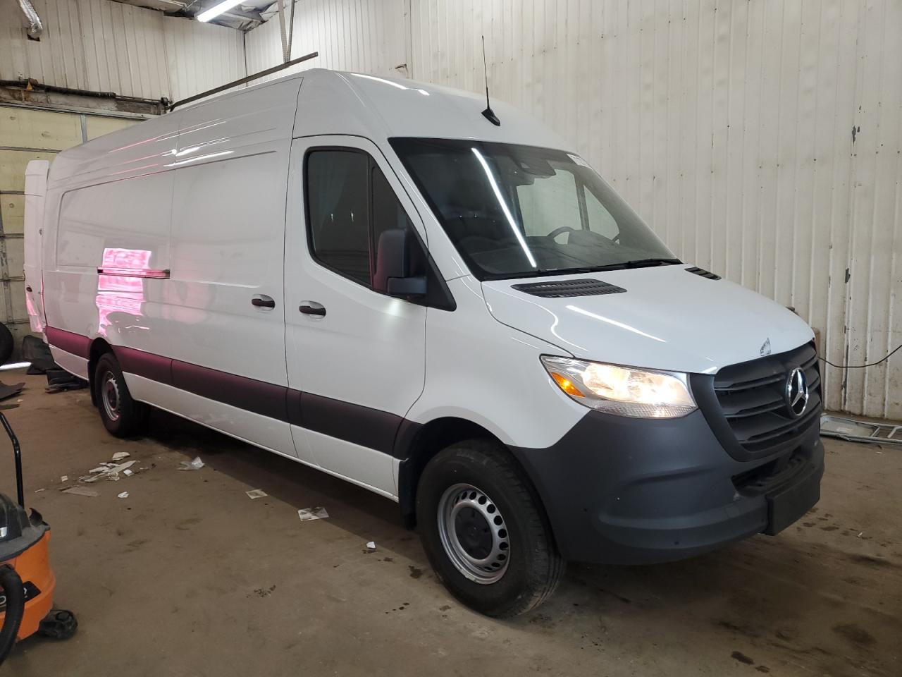 Mercedes-Benz Sprinter 2500 Image 8