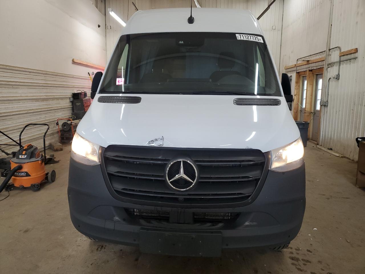 Mercedes-Benz Sprinter 2500 Image 10