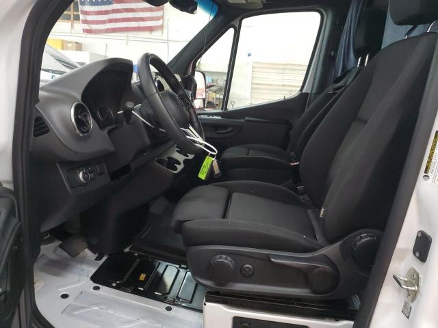 Mercedes-Benz Sprinter 2500 Image 11