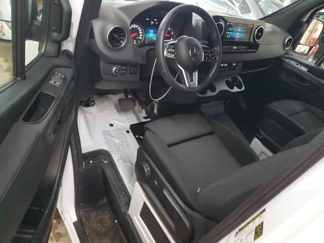 Mercedes-Benz Sprinter 2500 Image 13