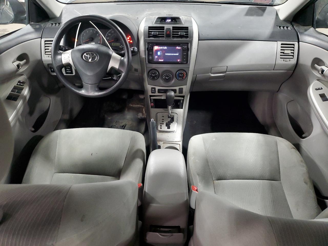 Toyota Corolla Base Image 8