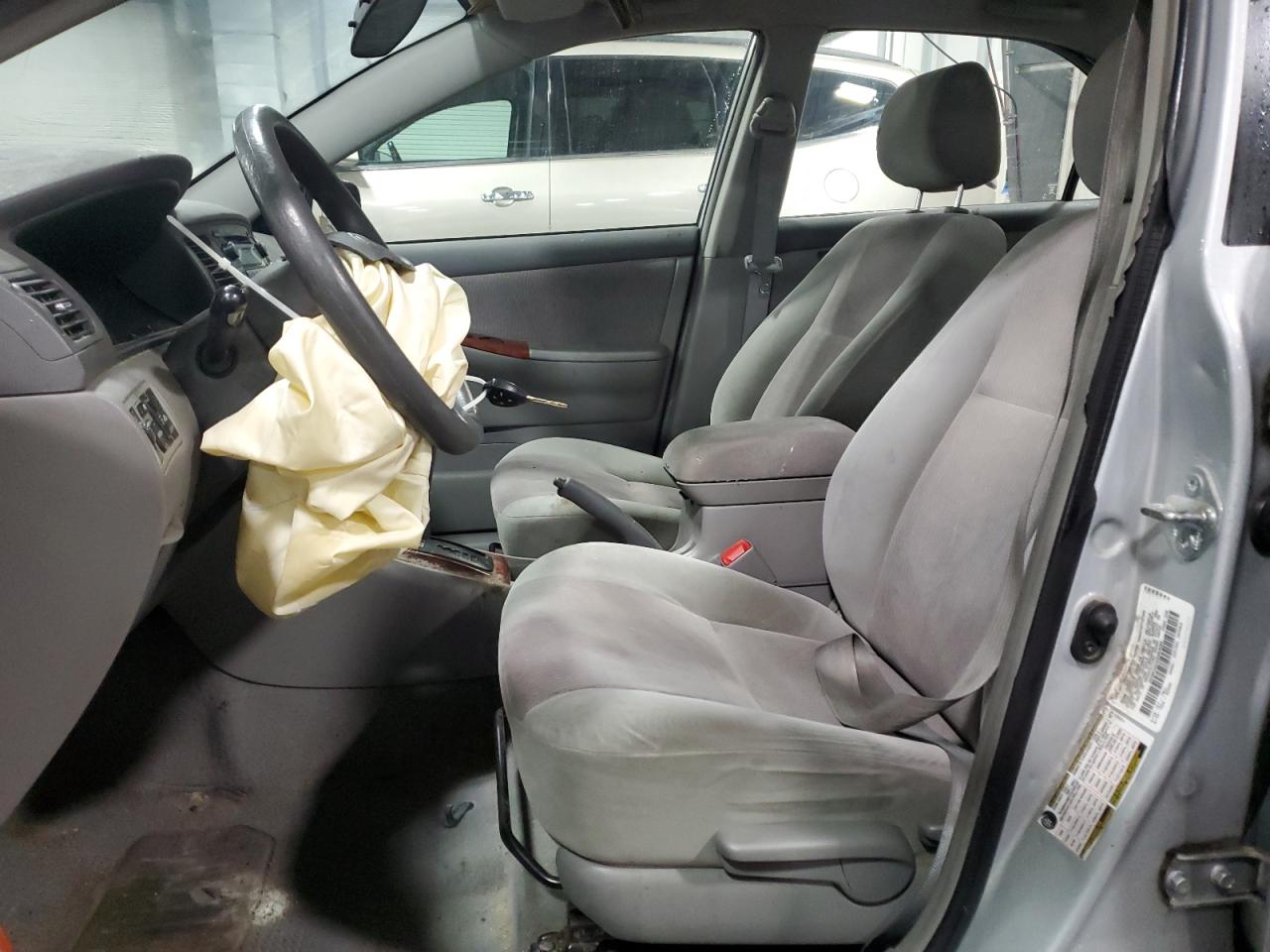 Toyota Corolla Ce Image 10