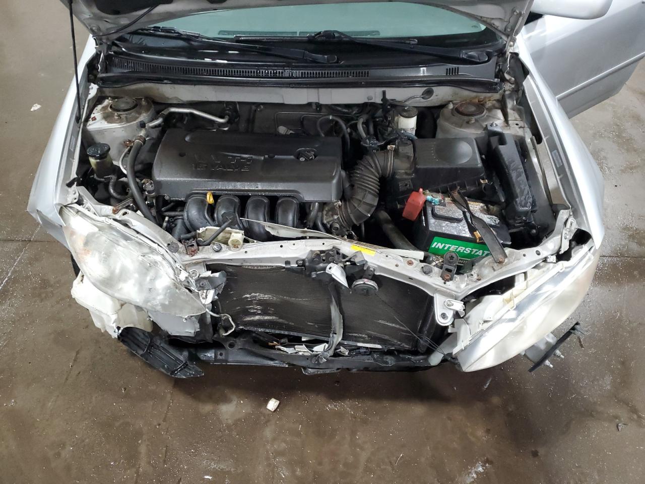 Toyota Corolla Ce Image 9