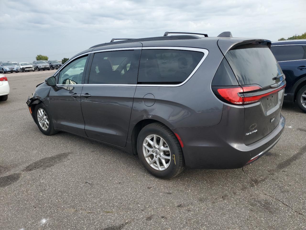 Chrysler Pacifica Touring L Image 13