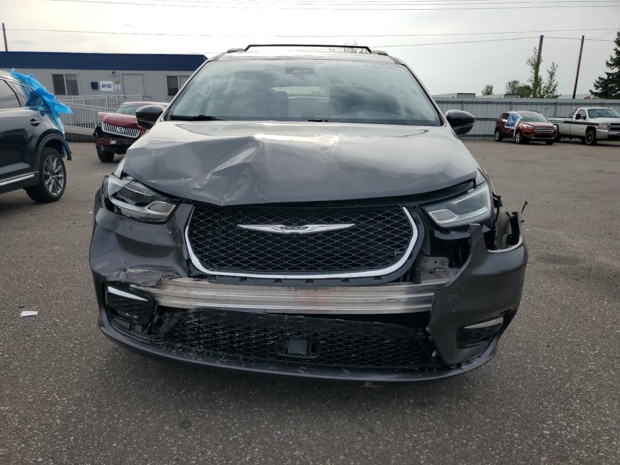 Chrysler Pacifica Touring L Image 8