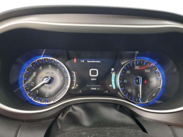 Chrysler Pacifica Touring L Image 3