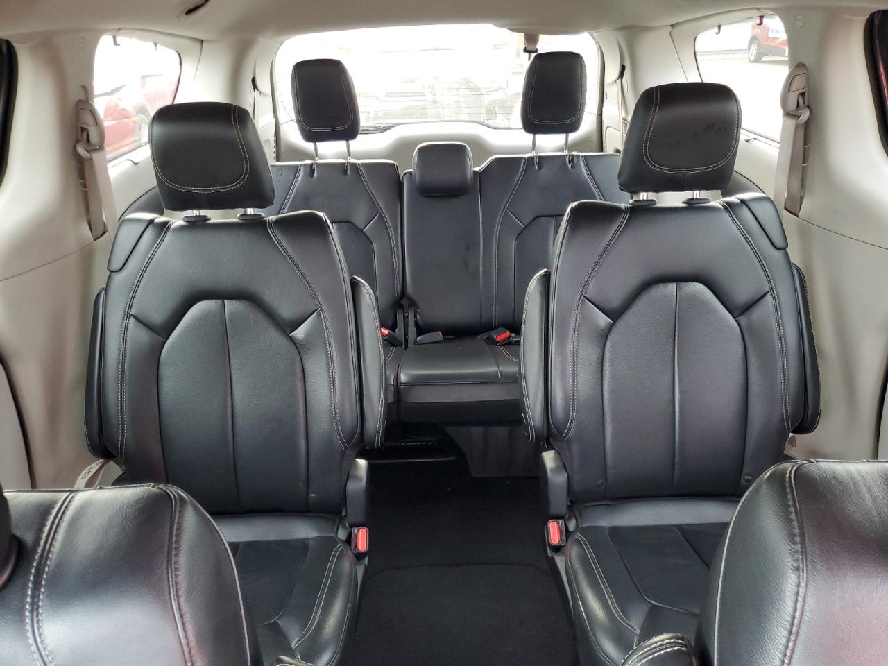 Chrysler Pacifica Touring L Image 7