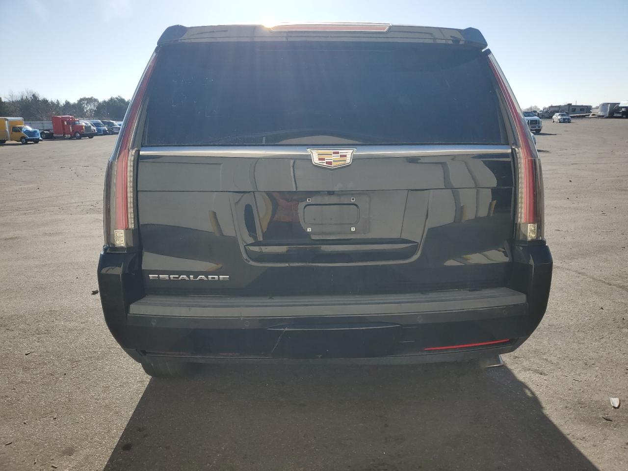 Cadillac Escalade Luxury Image 9
