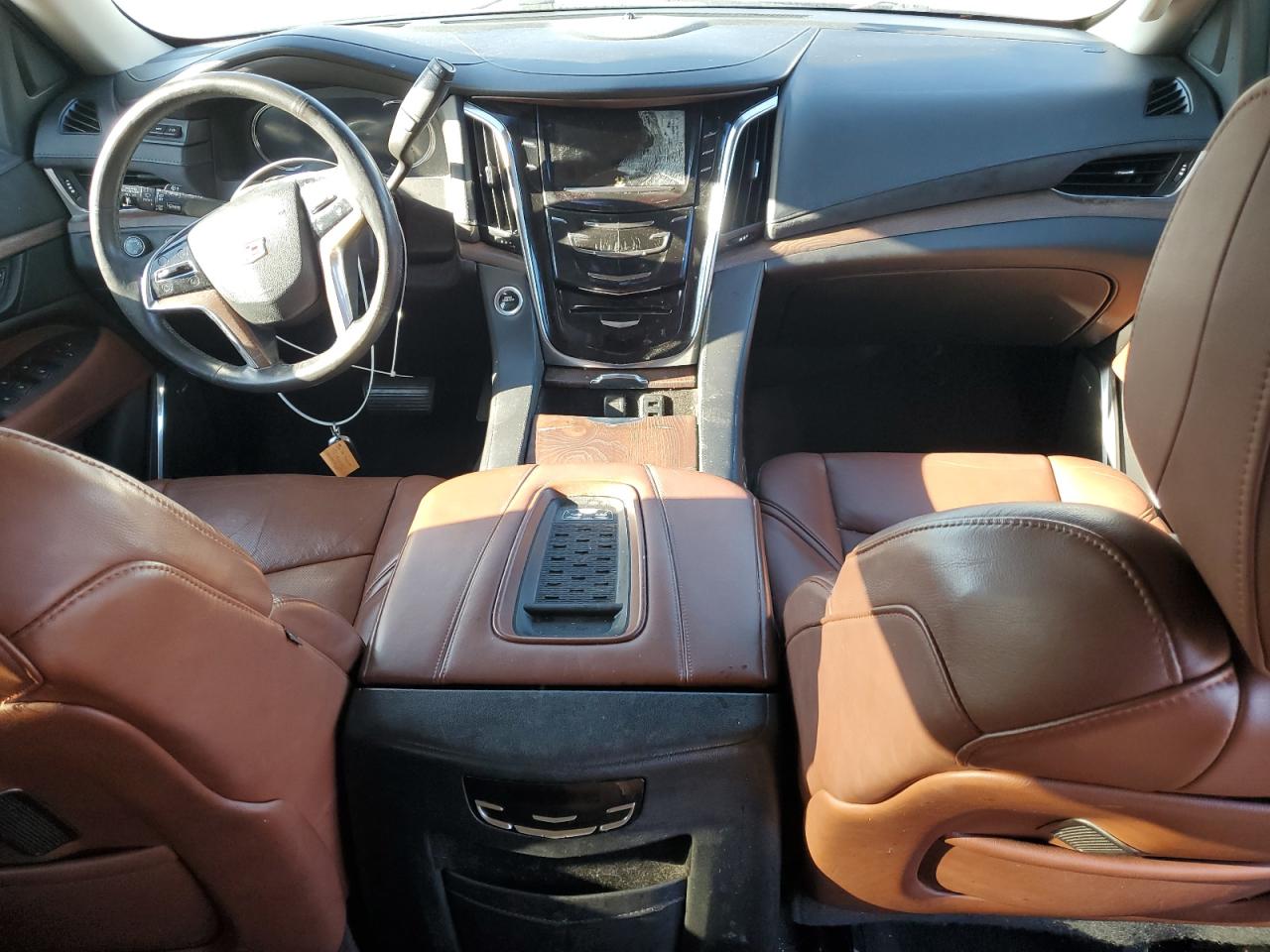 Cadillac Escalade Luxury Image 4