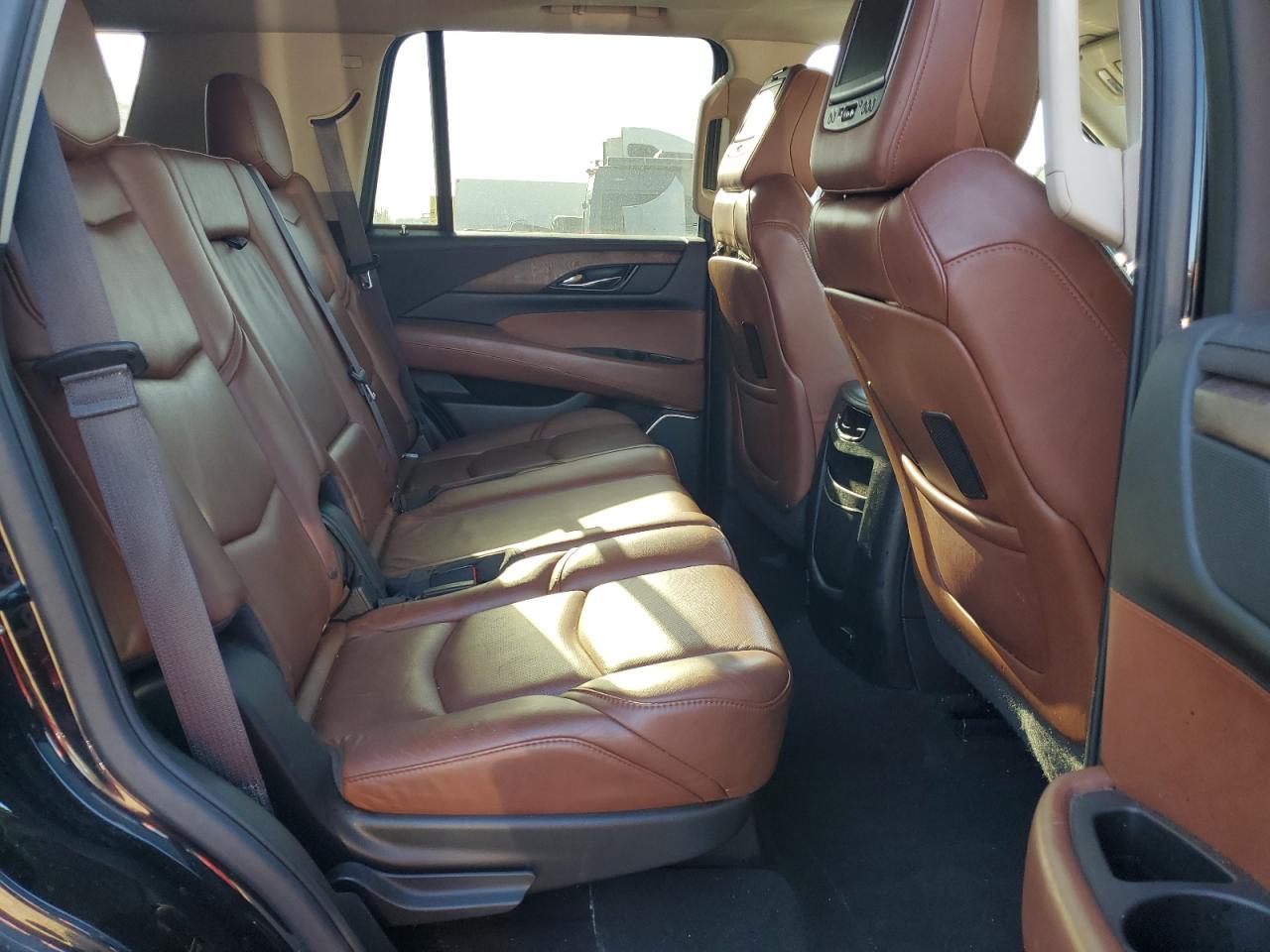Cadillac Escalade Luxury Image 13