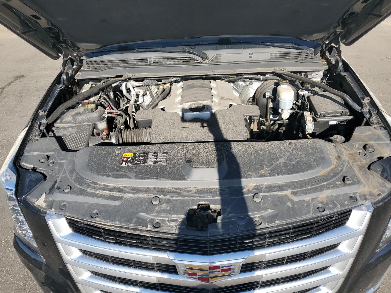 Cadillac Escalade Luxury Image 3