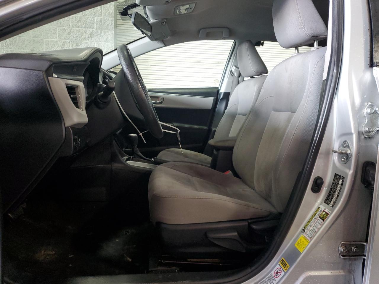 Toyota Corolla L Image 4