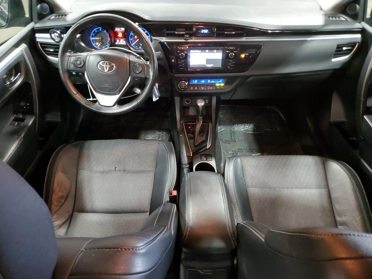 Toyota Corolla L Image 12