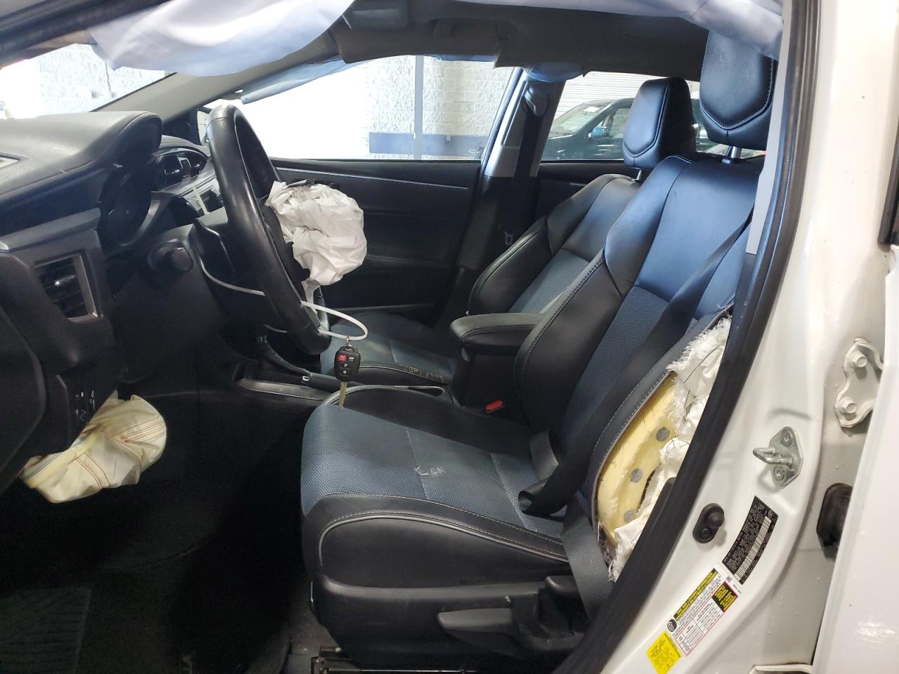 Toyota Corolla L Image 2