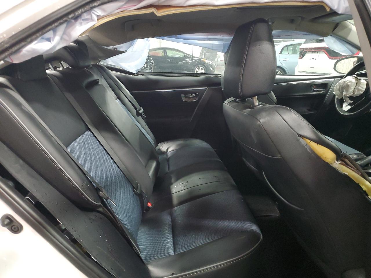 Toyota Corolla L Image 12