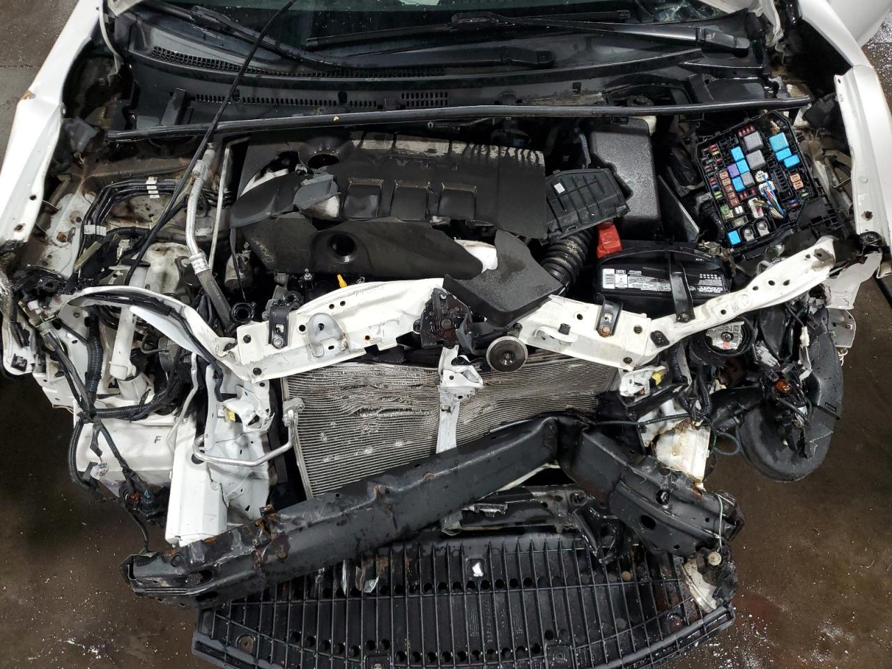 Toyota Corolla L Image 9